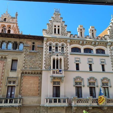 Apartaments Vicus 3 Con Vistas A La Plaza Mayor De Вик Екстериор снимка