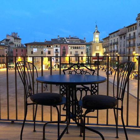 Apartaments Vicus 3 Con Vistas A La Plaza Mayor De Вик Екстериор снимка