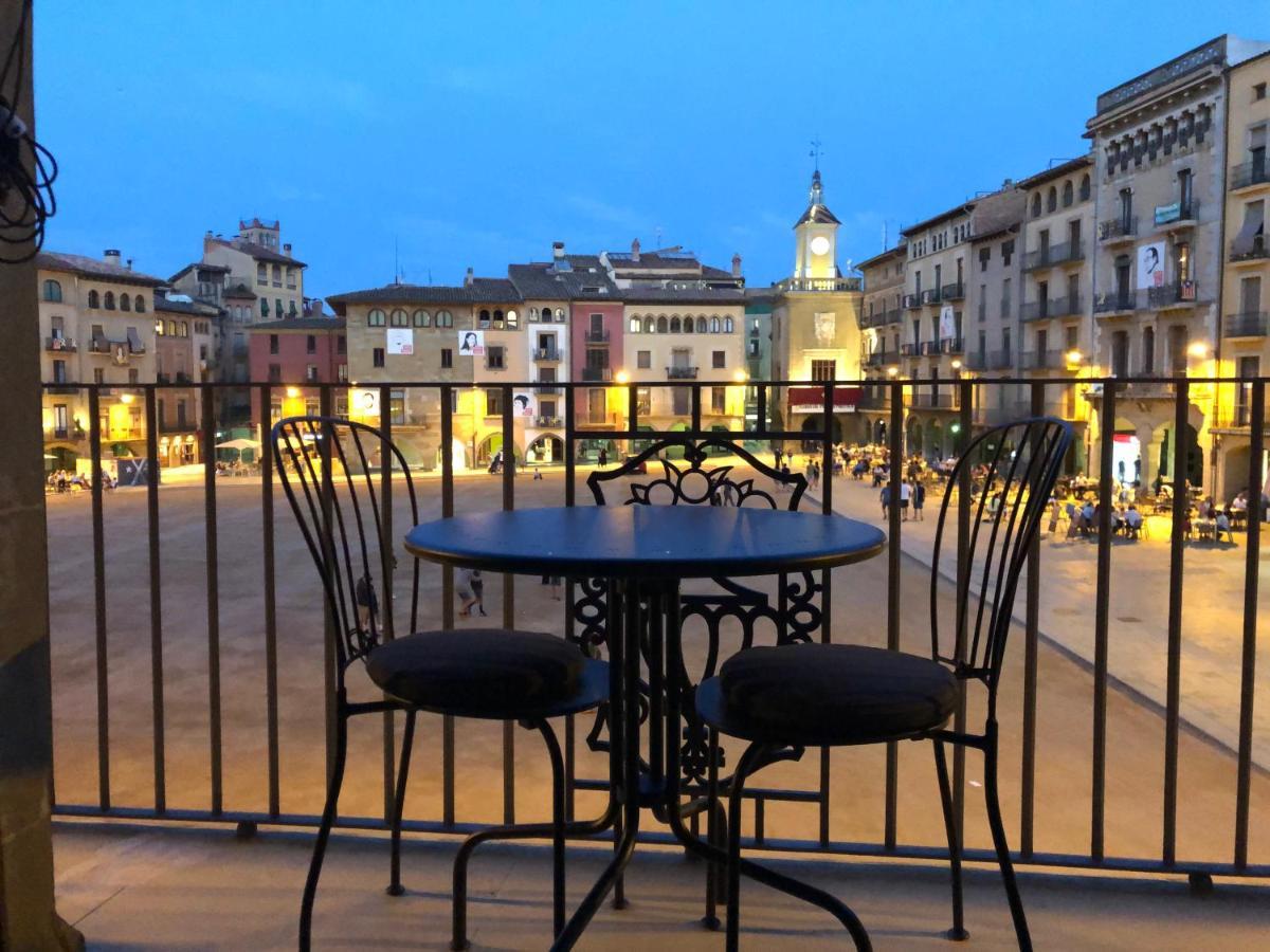 Apartaments Vicus 3 Con Vistas A La Plaza Mayor De Вик Екстериор снимка