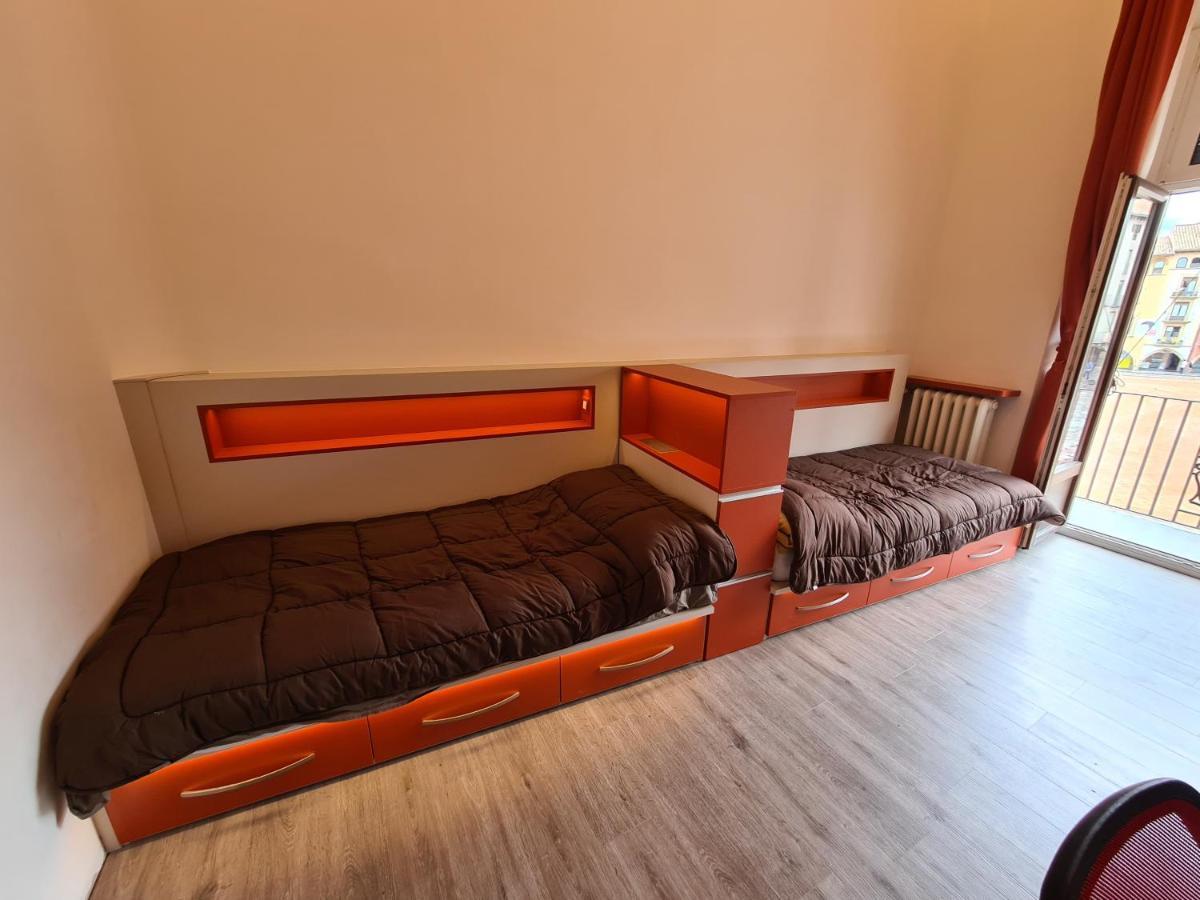 Apartaments Vicus 3 Con Vistas A La Plaza Mayor De Вик Екстериор снимка